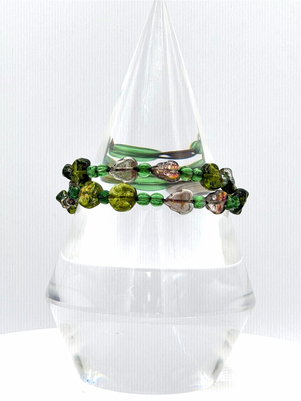 Moon Face & Leaves Womans Memory Wire Bracelet Green Glass Beads Jewelry
